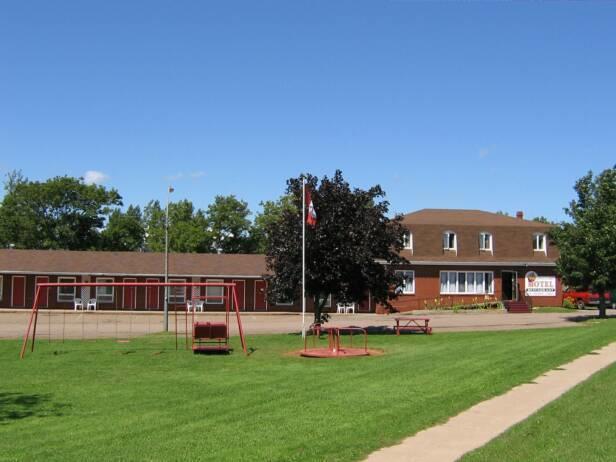 Summerside Motel &Cottages Exterior photo